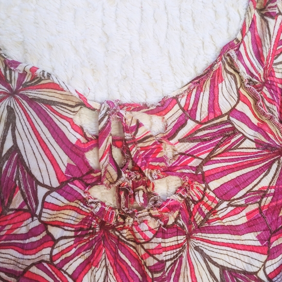 Tropical Halter Top - Picture 5 of 9